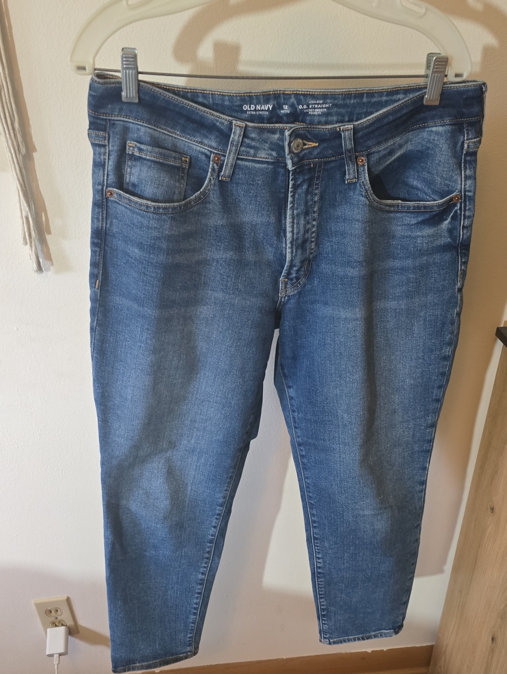 Old Navy Slim Straight Jeans in Medium Blue Wash